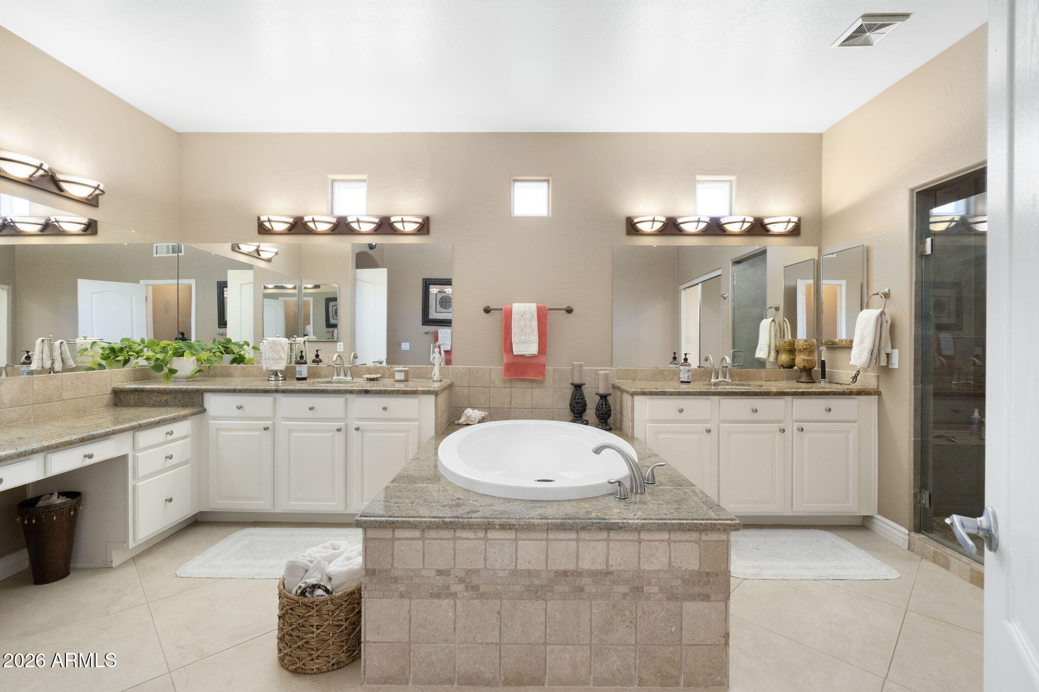 MESA NORTHGROVE - Residential