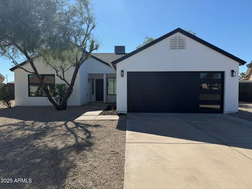 Photo of 3013 E Bremen Street, Phoenix, AZ 85032 (MLS # 6944485)