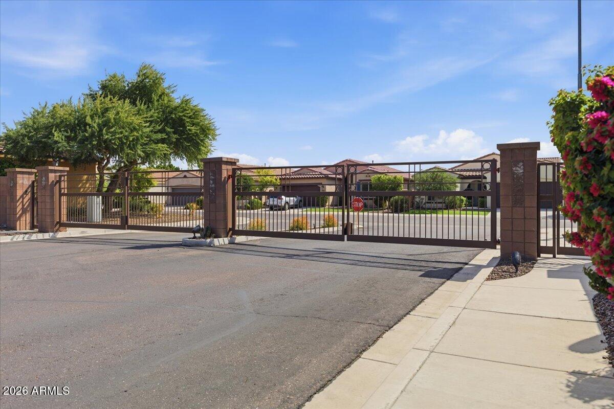 4410 E CAMPO BELLO Drive