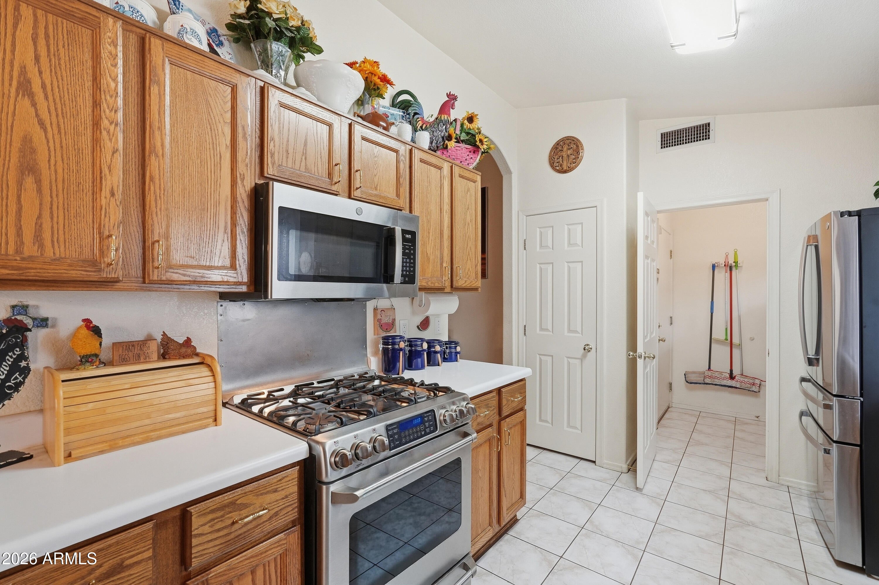 551 N Vista Del Sol --