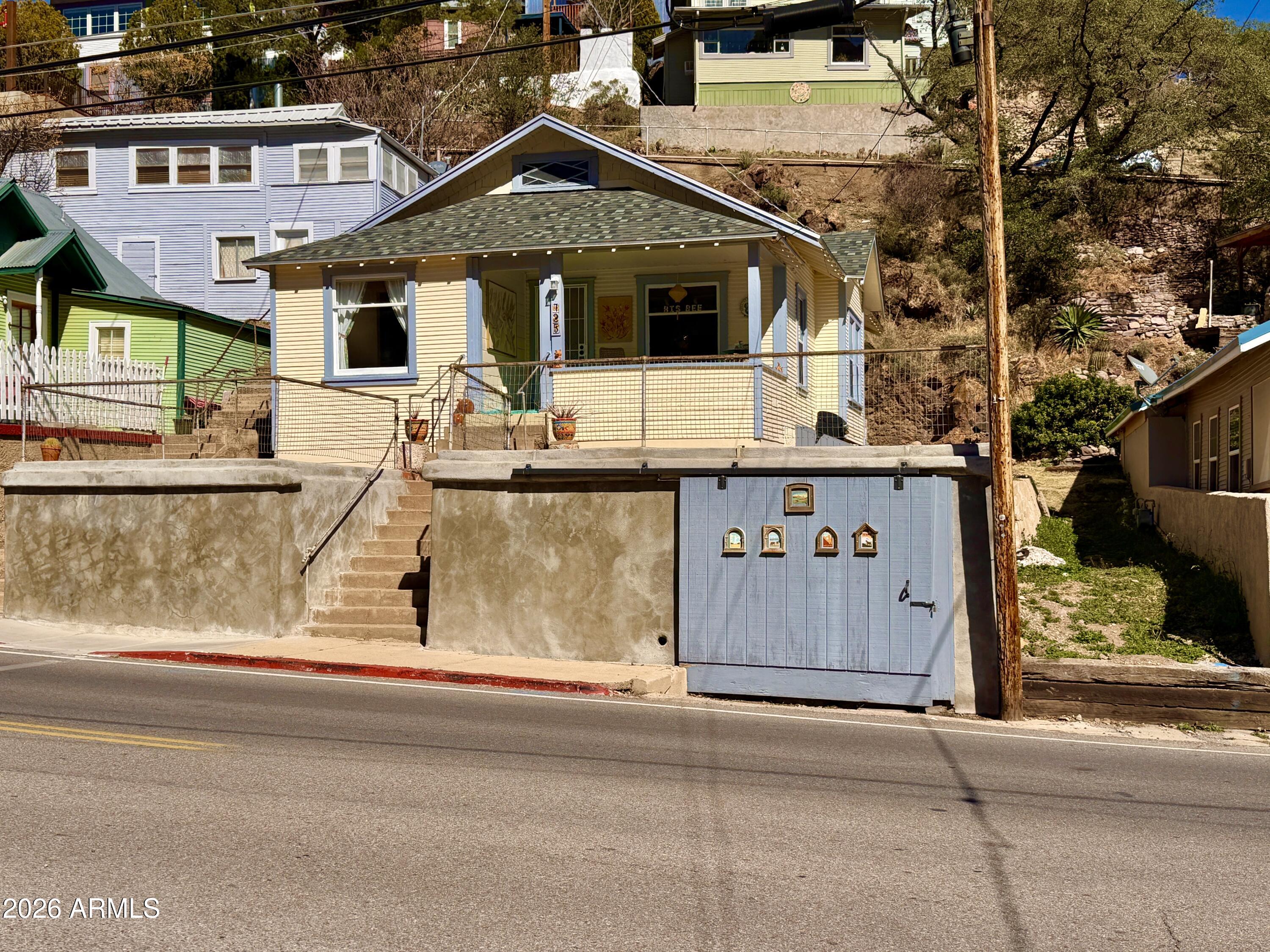 725 Tombstone Canyon