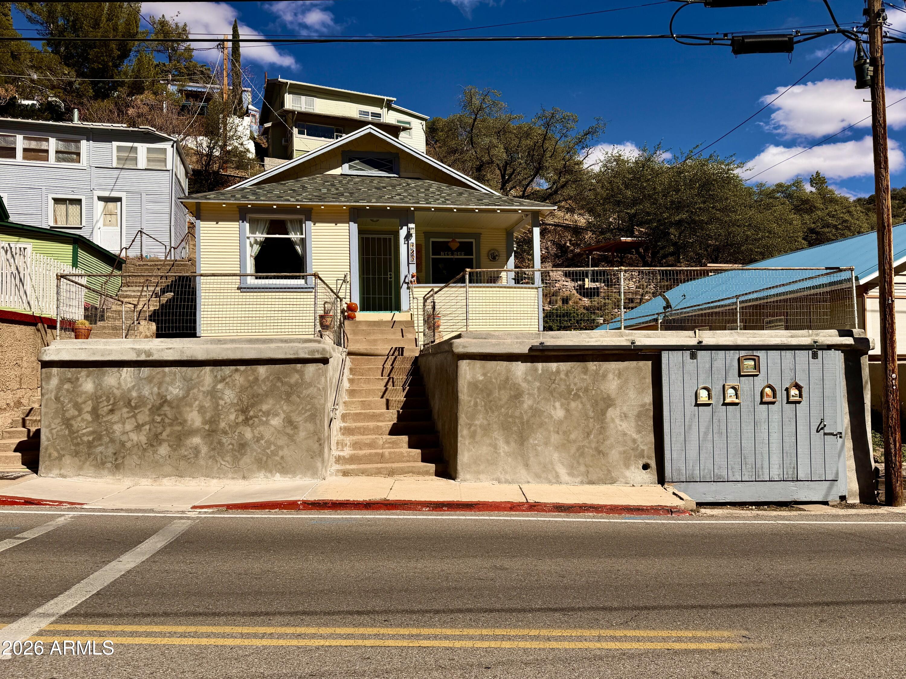 725 Tombstone Canyon