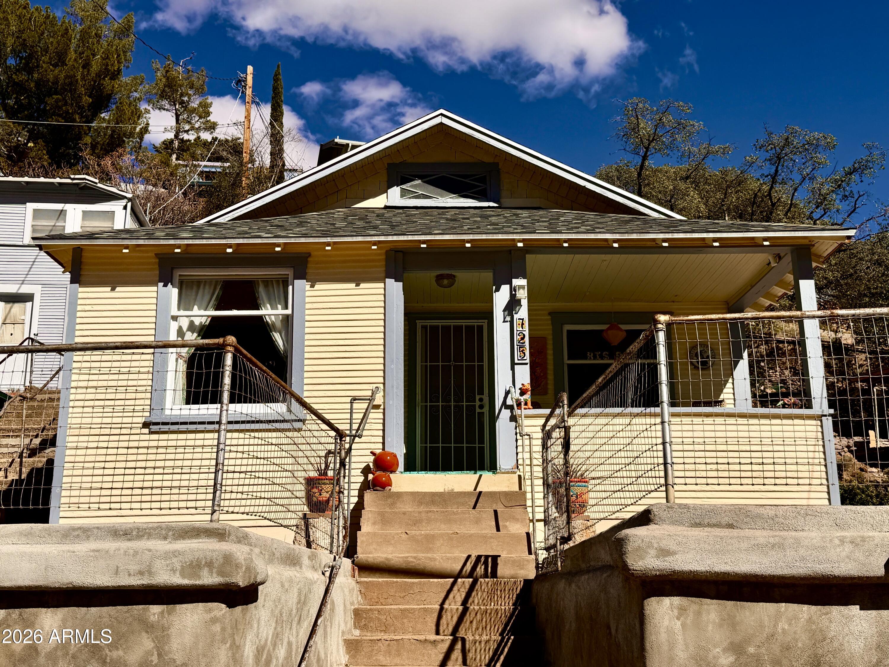 725 Tombstone Canyon