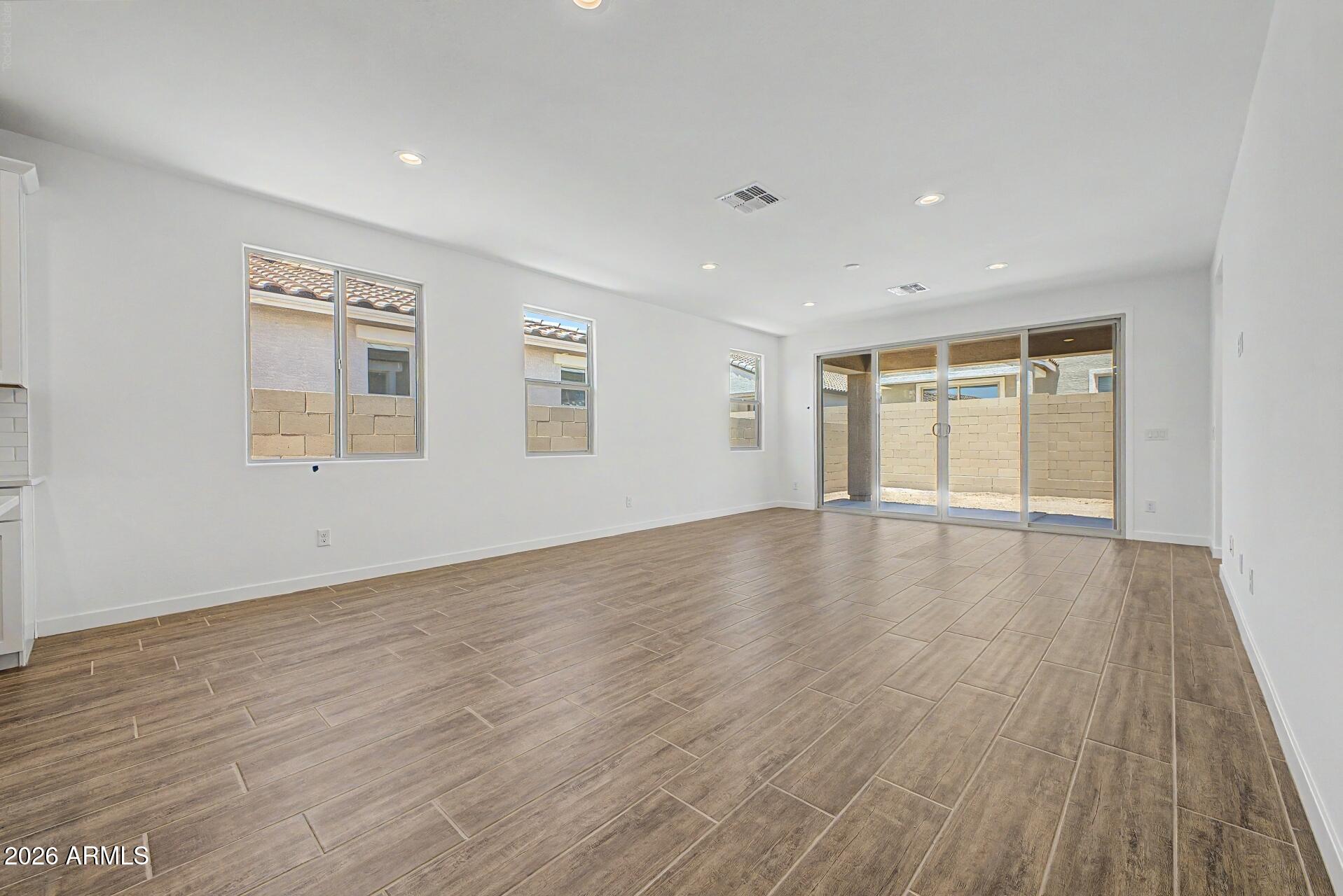 8042 W GRANADA Road
