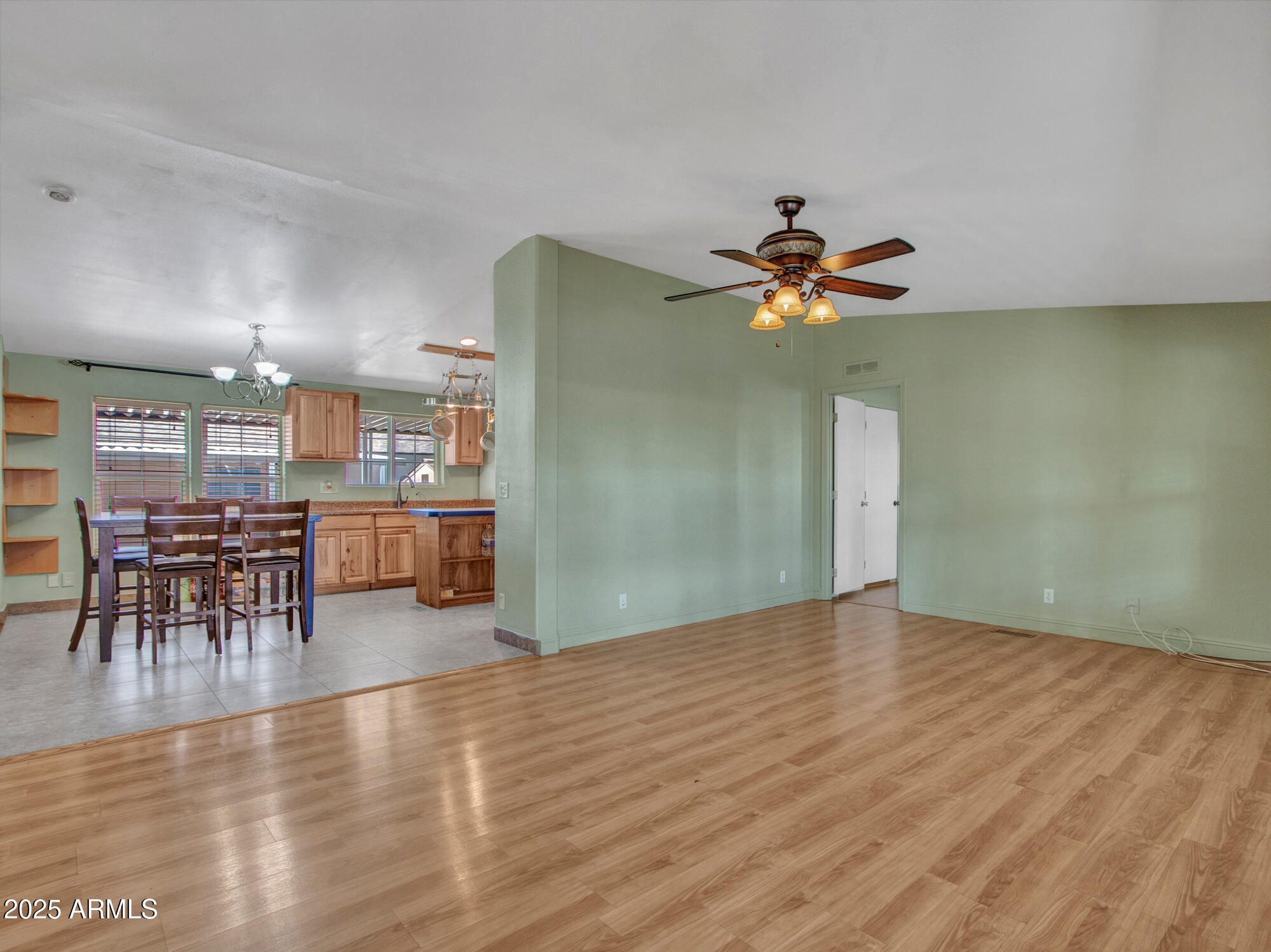 6227 N LITCHFIELD Road 1