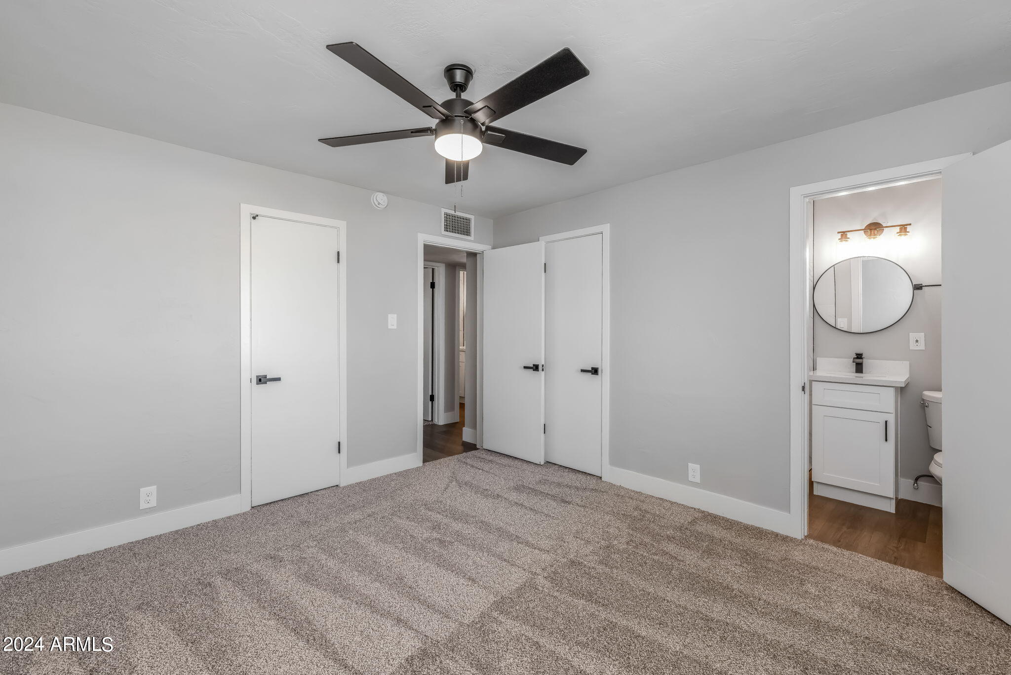 801 E ECHO Lane