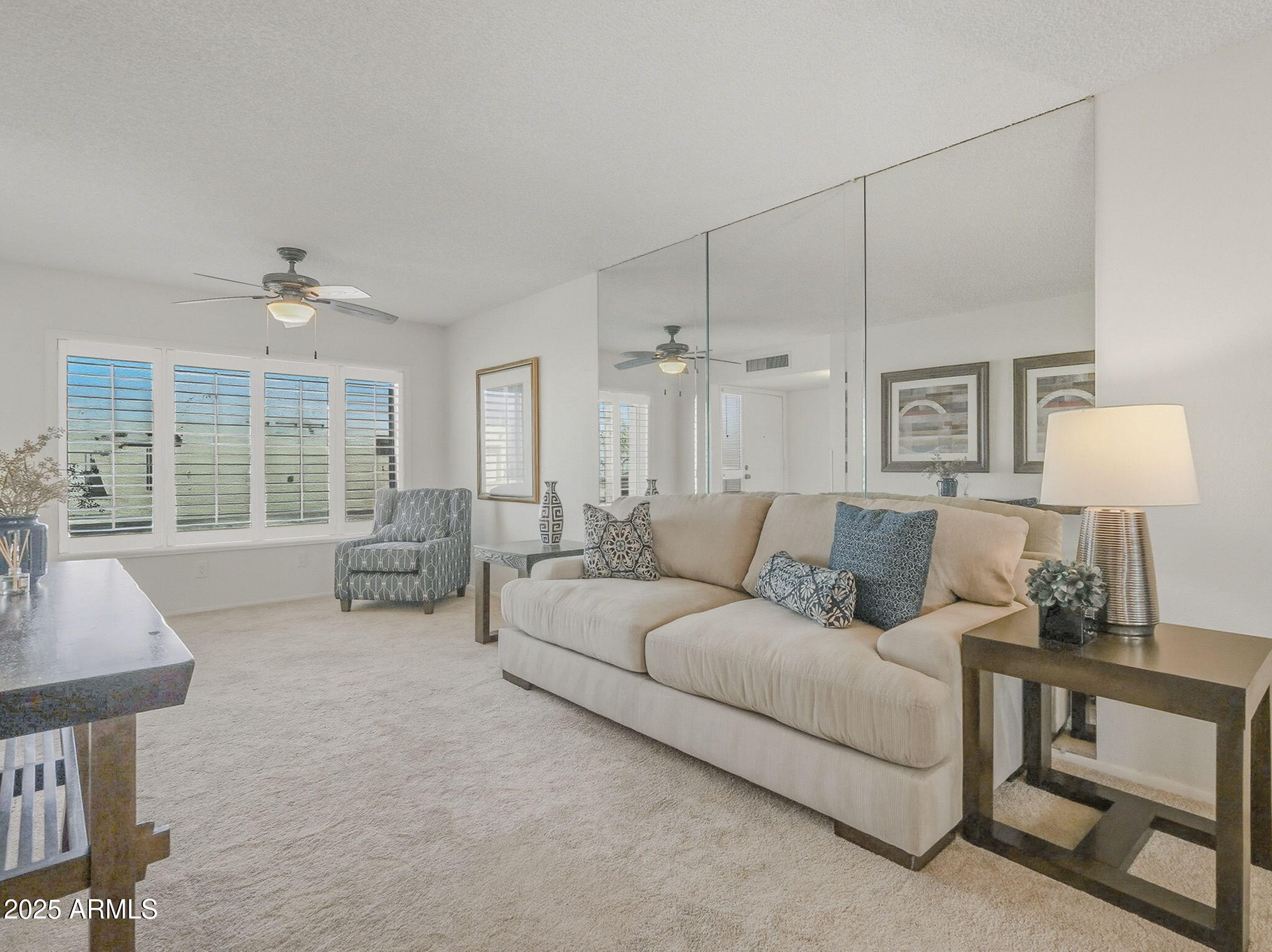 807 E MICHELLE Drive