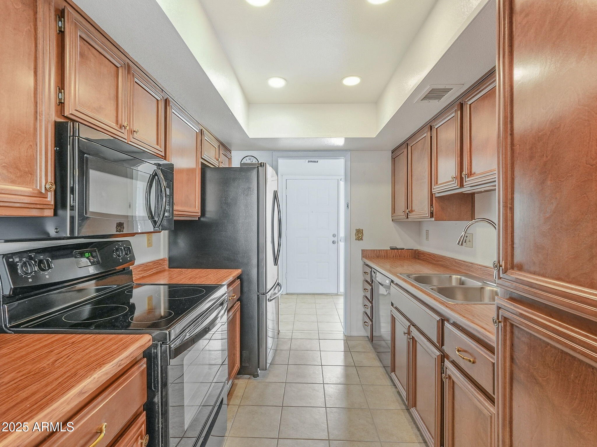 807 E MICHELLE Drive