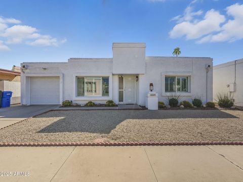 807 E MICHELLE Drive Phoenix AZ 85022