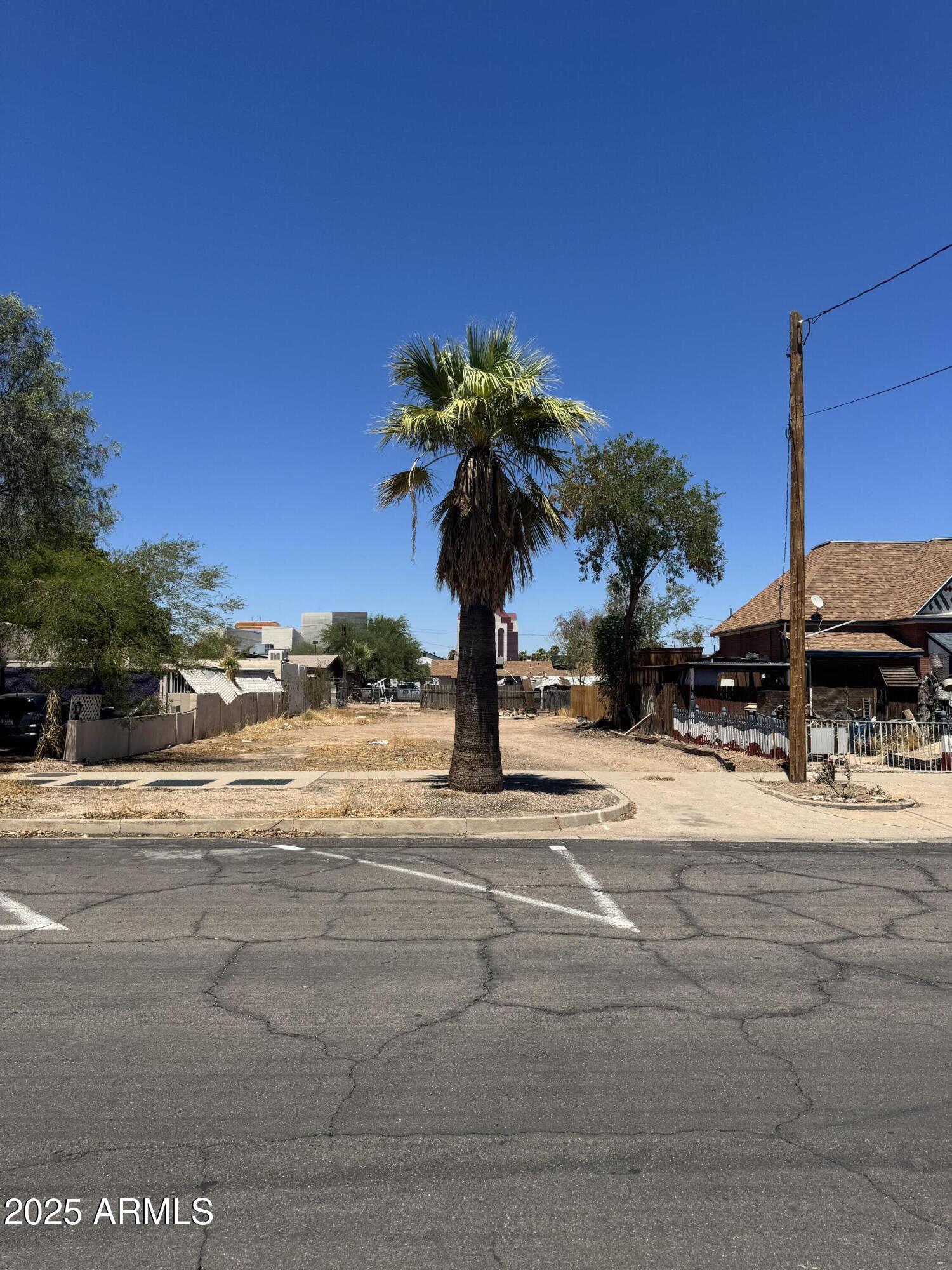 54 E 2ND Avenue -