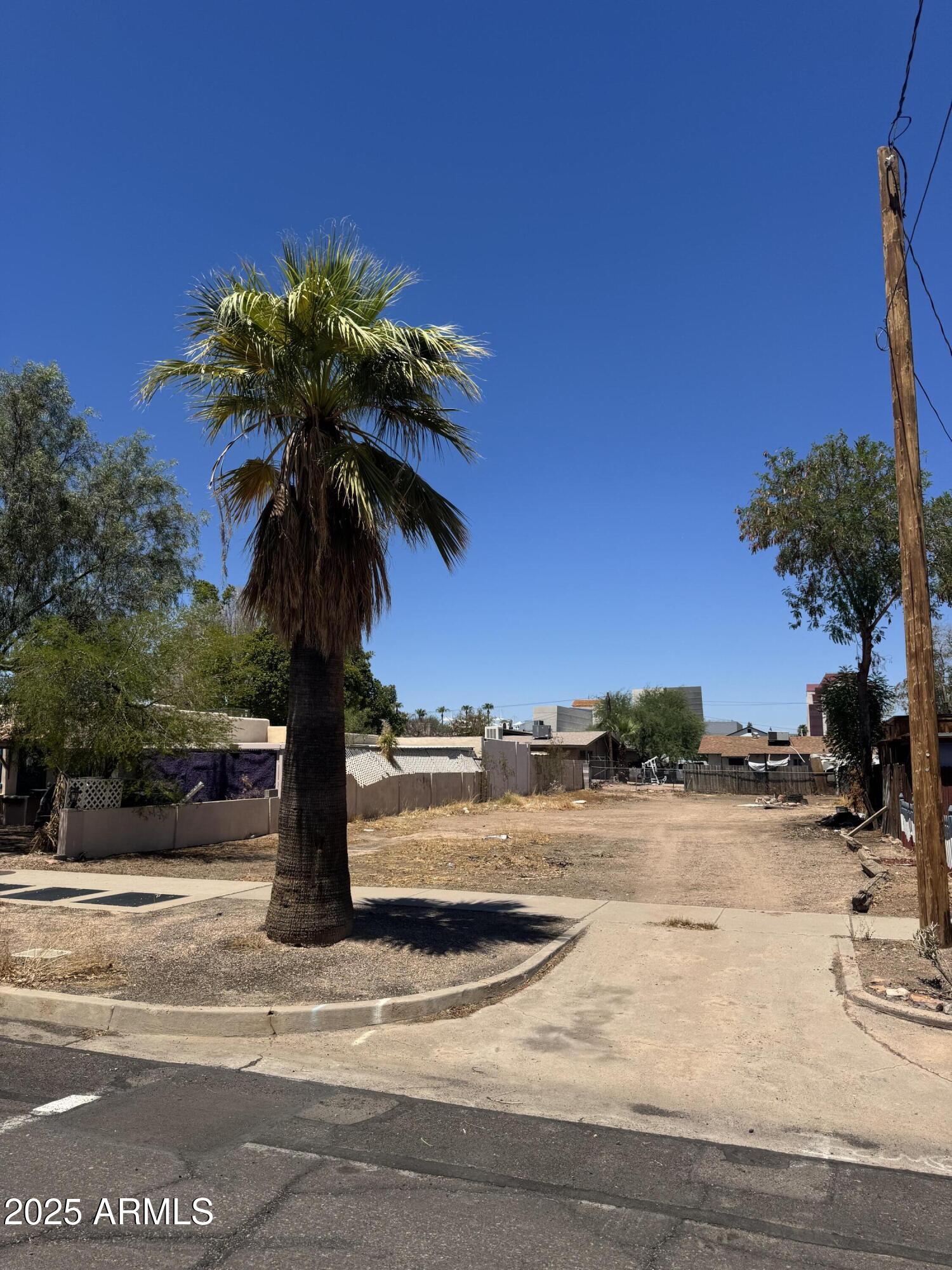54 E 2ND Avenue -