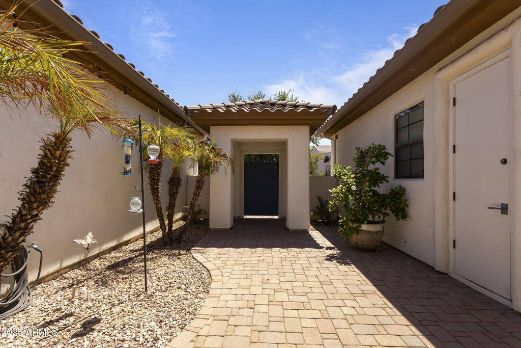 Photo of 934 W Elm Street, Litchfield Park, AZ 85340 (MLS # 6911512)