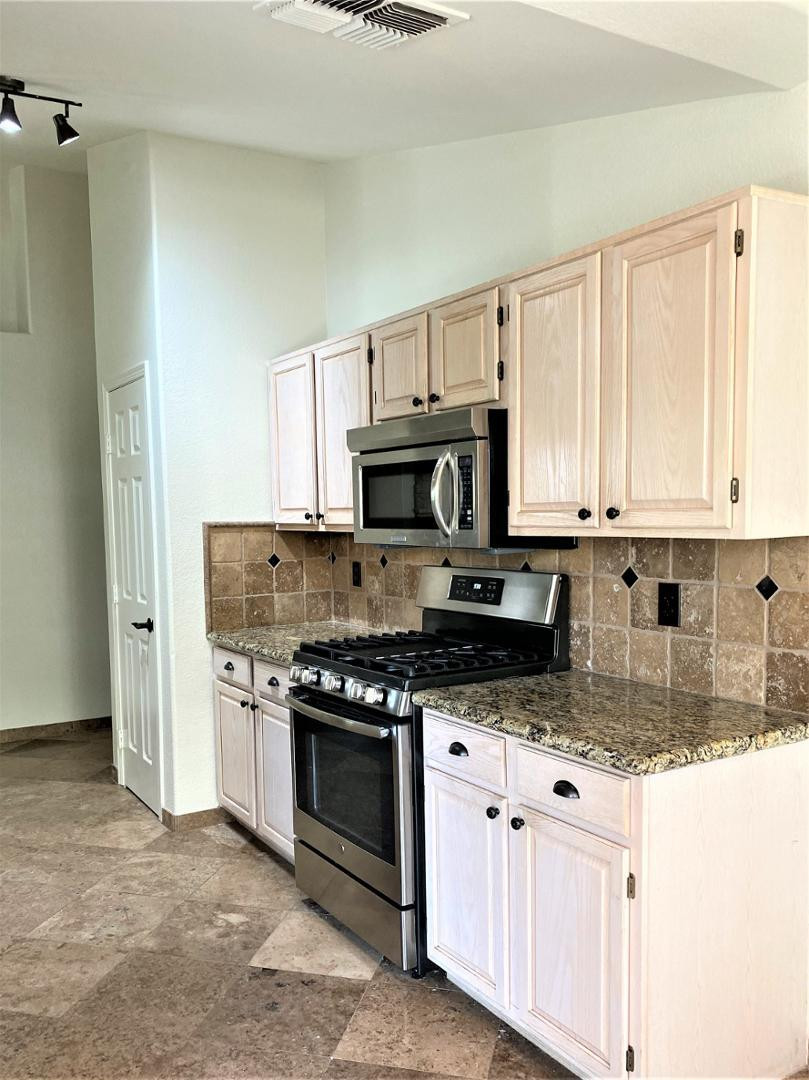 10358 E Davenport Drive