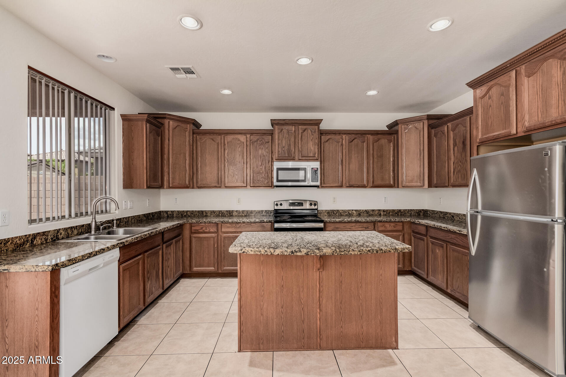 7352 W VALENCIA Drive