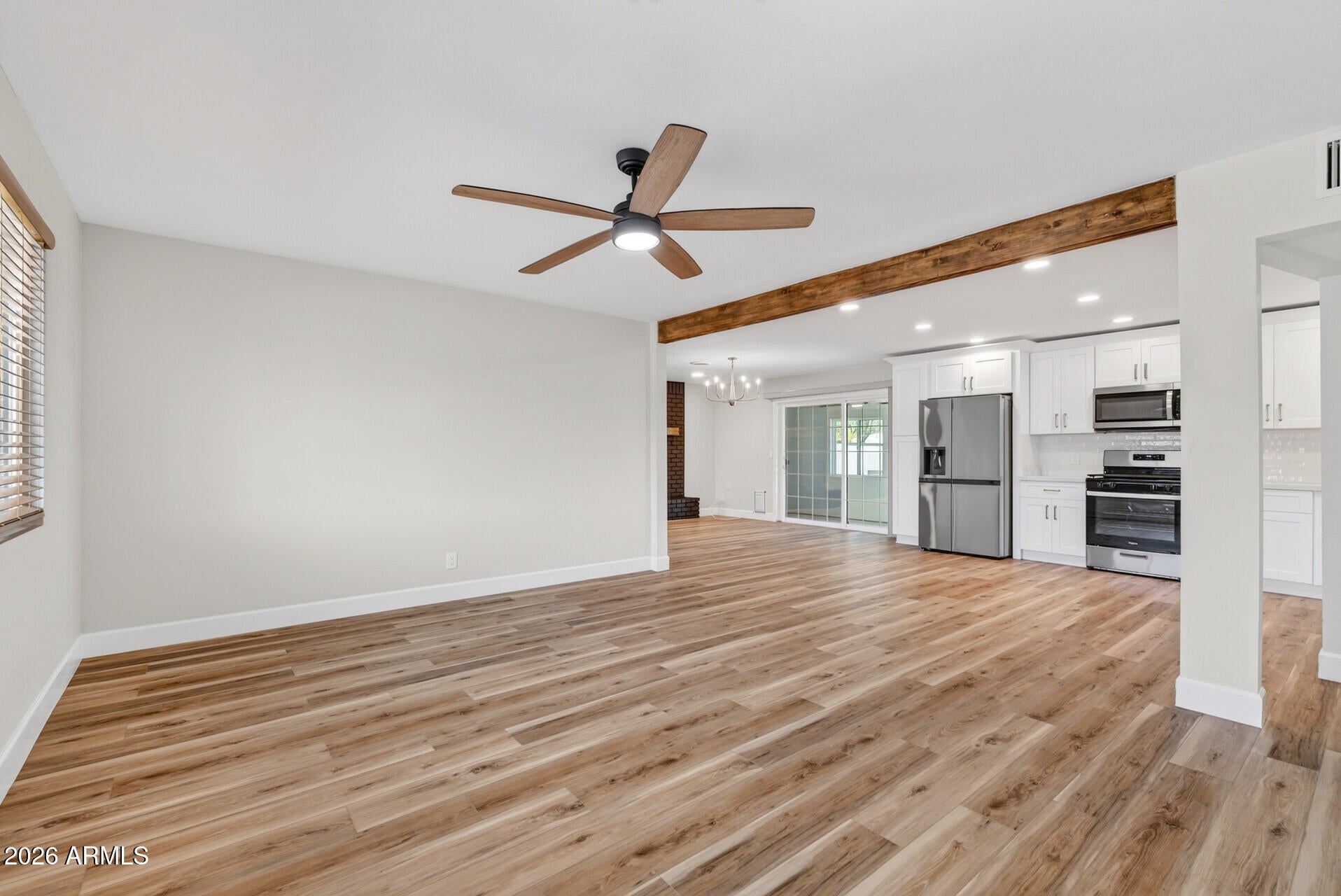 1142 E El Camino Drive