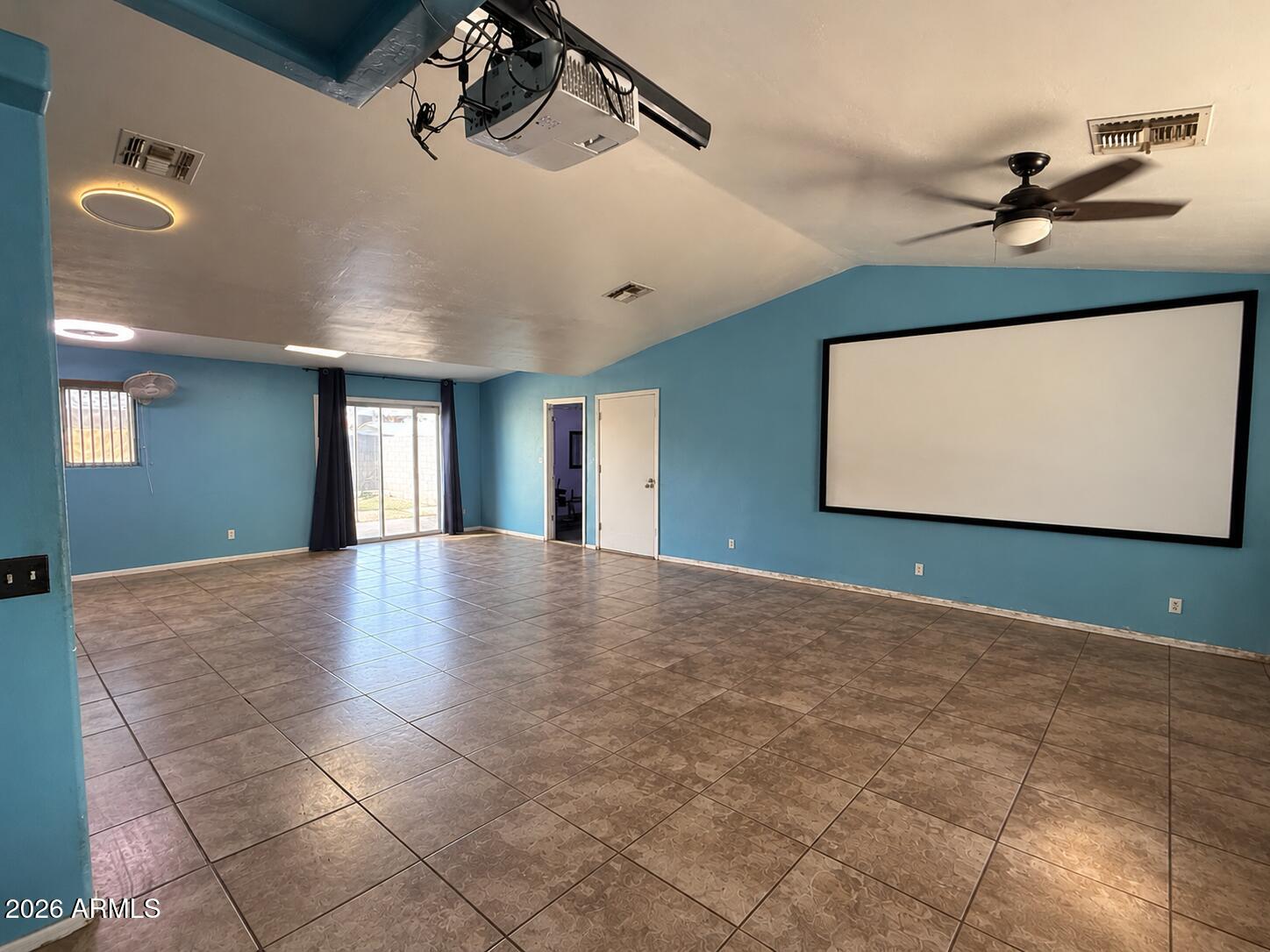 112 N SIGNAL BUTTE Road
