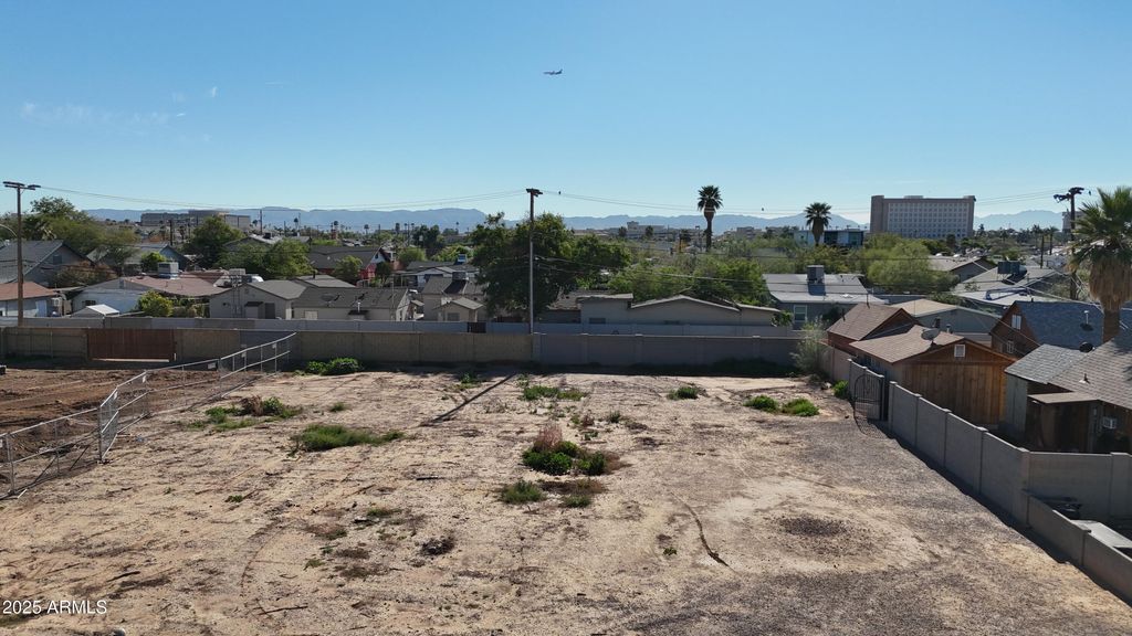 Photo of 1521 W Mckinley Street #19, Phoenix, AZ 85007 (MLS # 6957436)