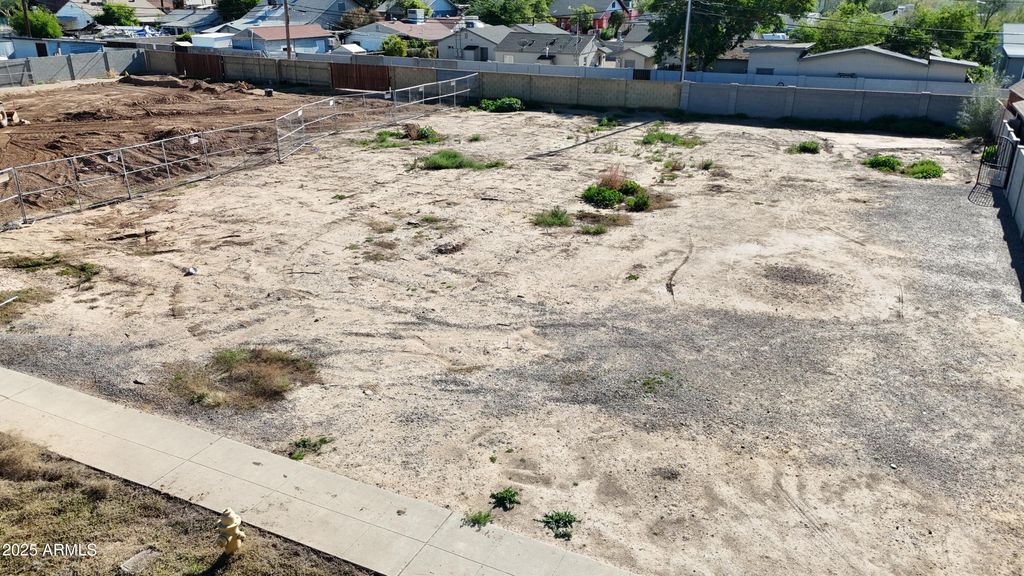 Photo of 1521 W Mckinley Street #19, Phoenix, AZ 85007 (MLS # 6957436)