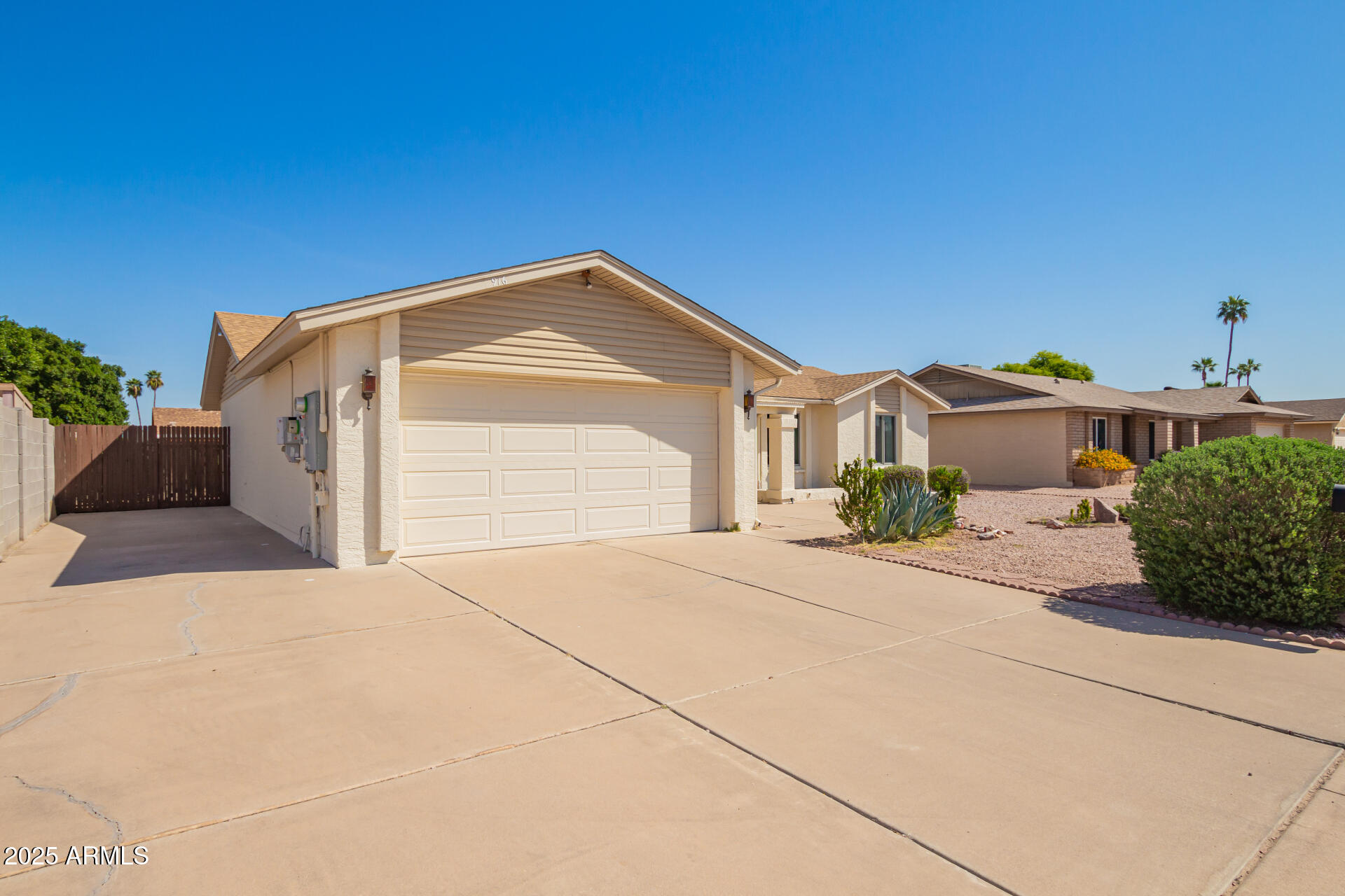 916 W Loughlin Drive