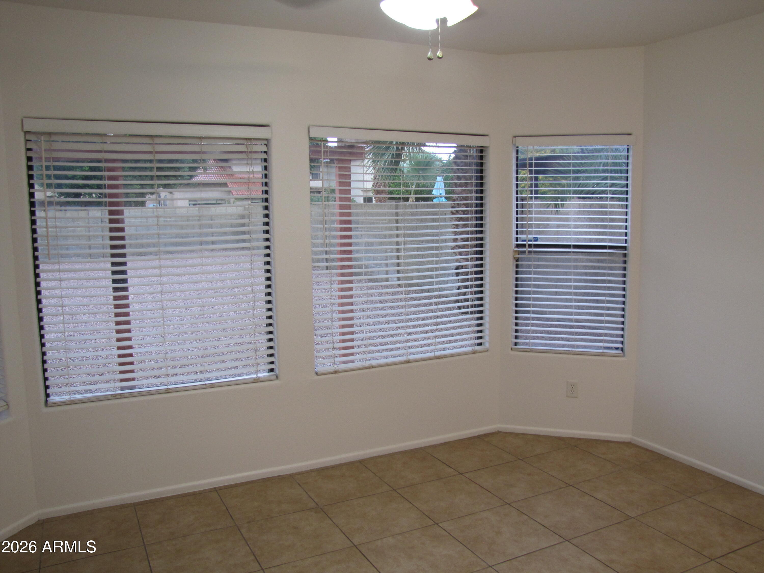 942 E CALLE DEL NORTE --