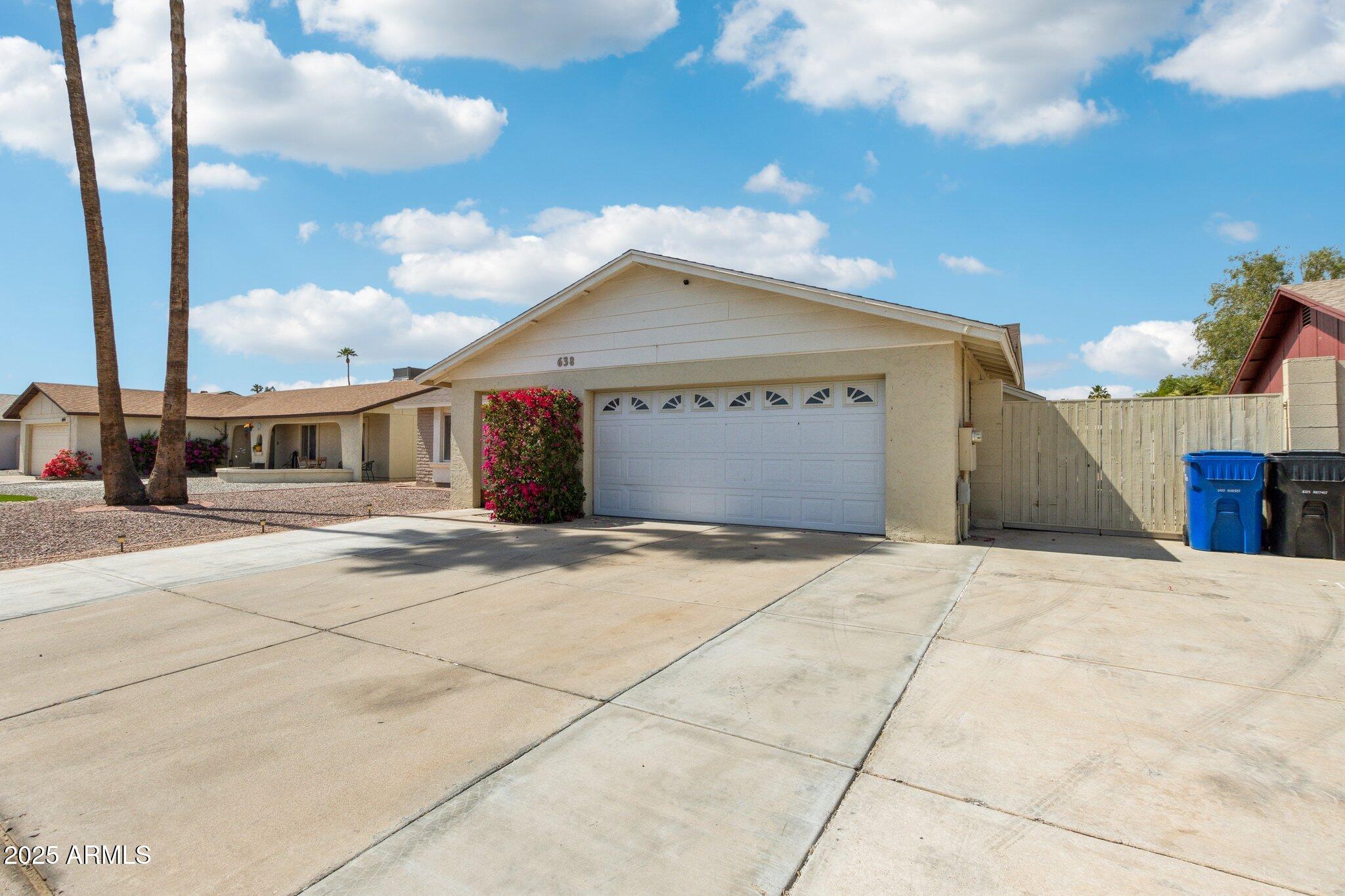 638 W PANTERA Avenue