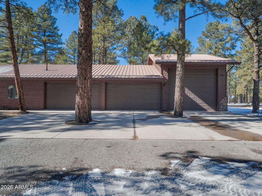 Photo of 7950 Koch Field Road, Flagstaff, AZ 86004 (MLS # 6977800)