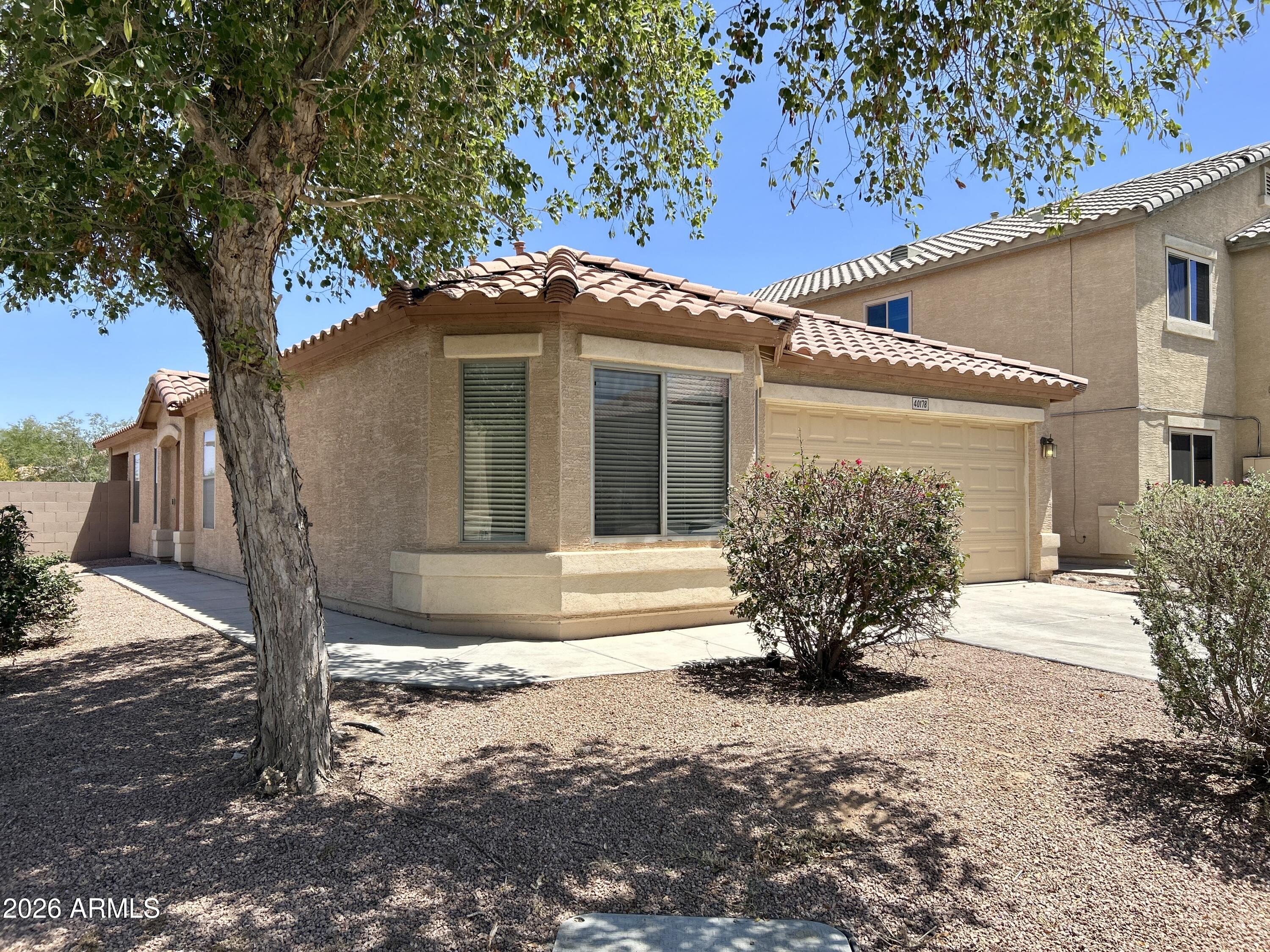 40178 W THORNBERRY Lane