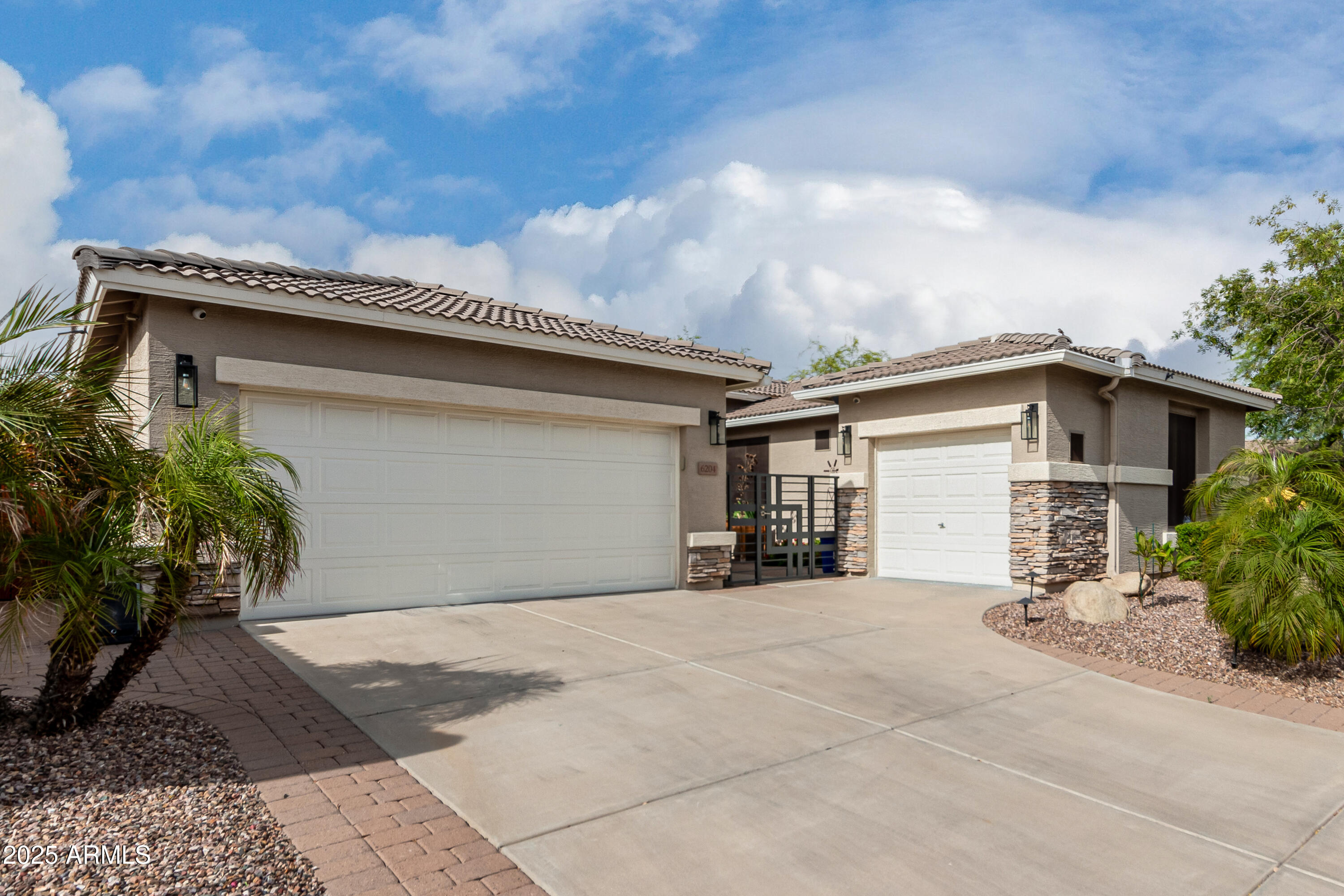 6204 W HEDGEHOG Place