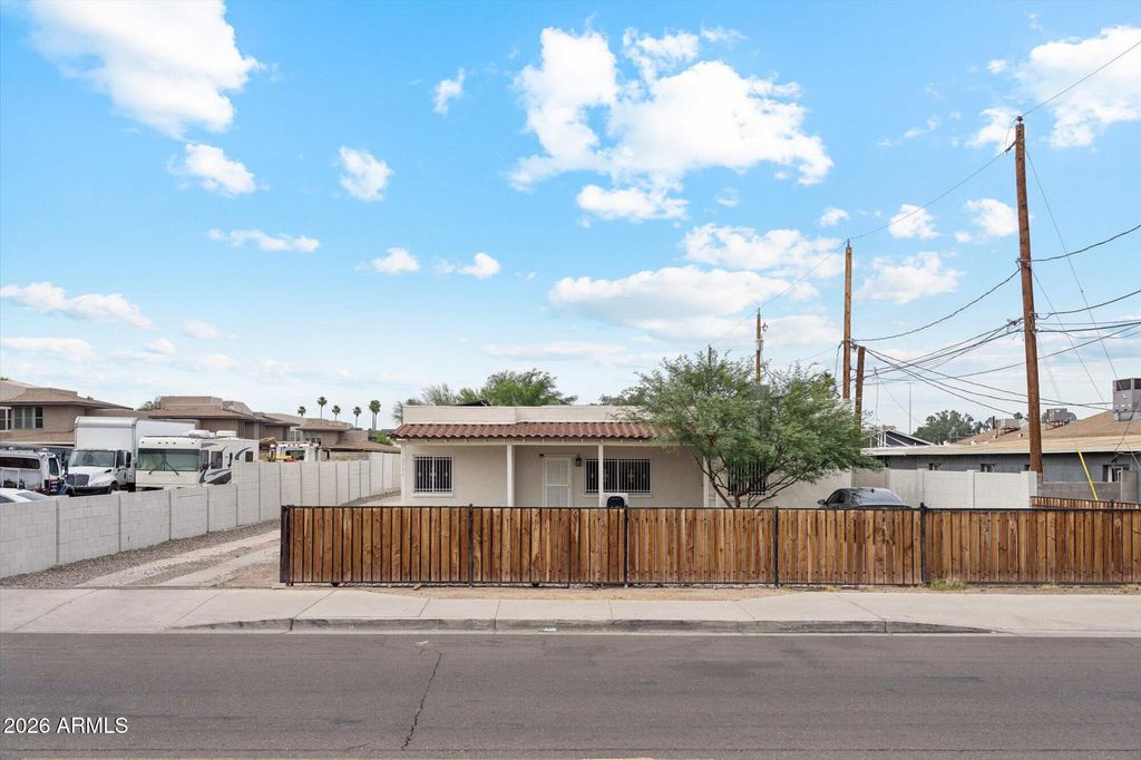 Photo of 2524 W Campbell Avenue, Phoenix, AZ 85017 (MLS # 7025611)