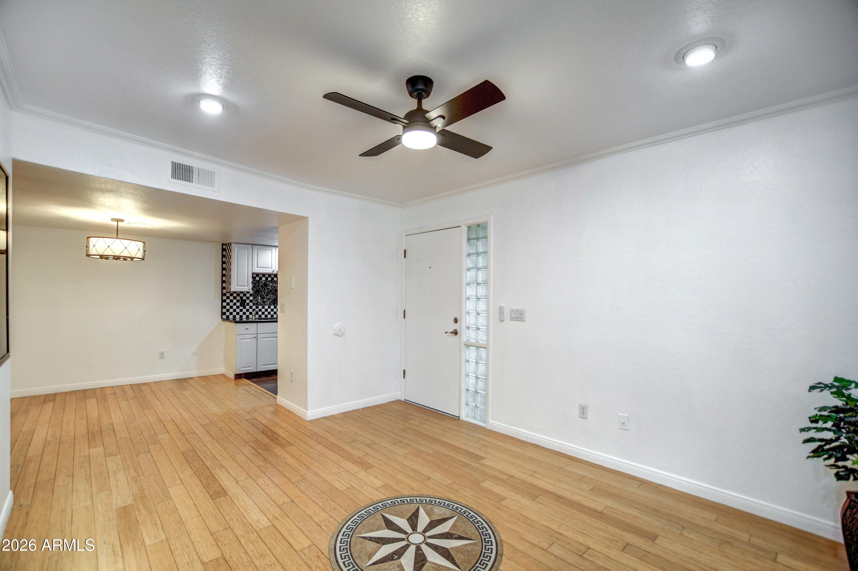 729 W COOLIDGE Street 110
