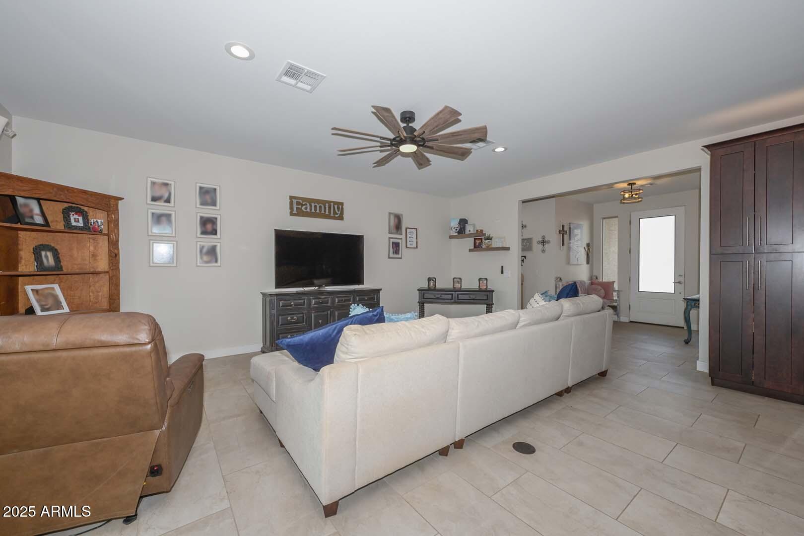 15079 W DESERT VISTA Trail