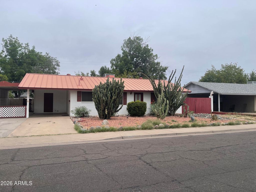 Photo of 1050 E 10th Avenue, Mesa, AZ 85204 (MLS # 7024165)