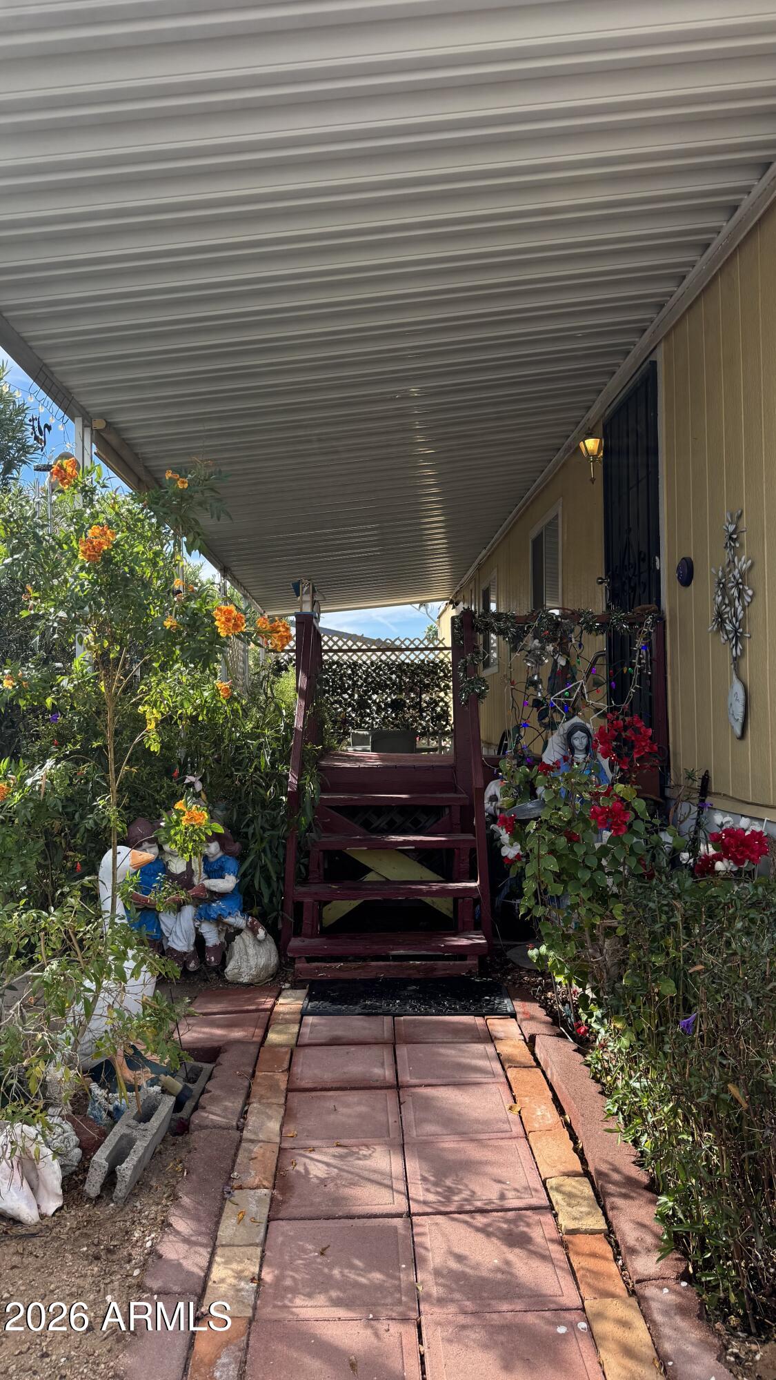 6227 N Litchfield Road 18