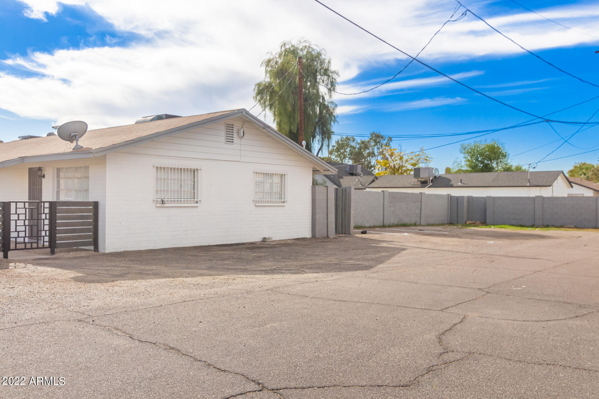 1950 E YALE Street