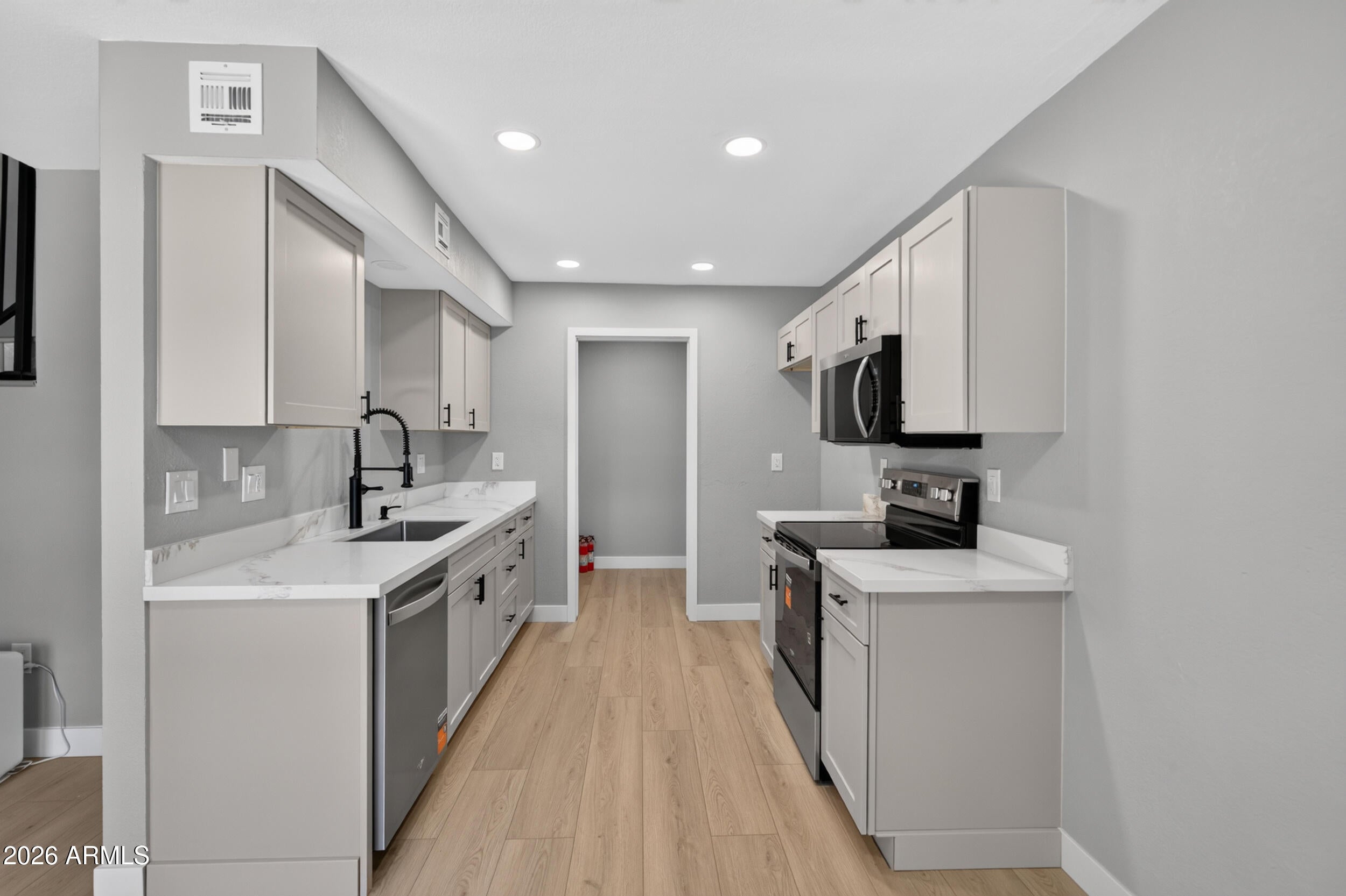222 W BROWN Road 99