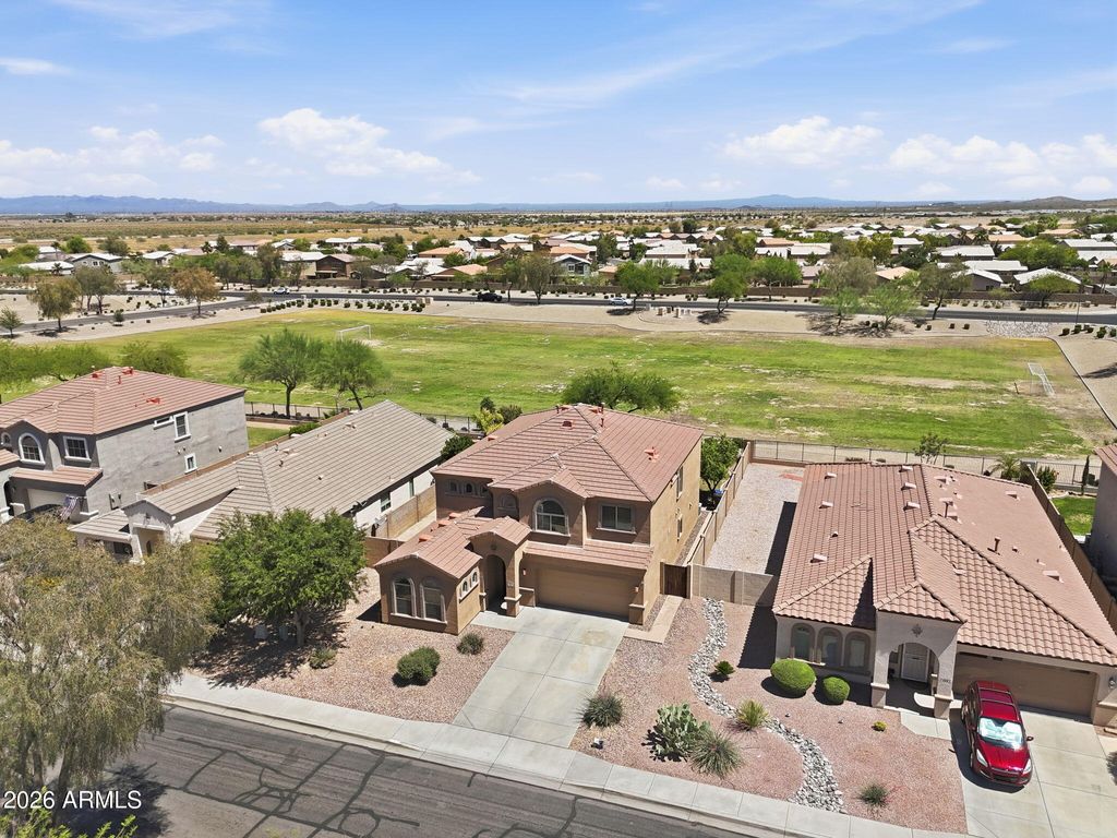 Photo of 863 E Mule Train Trail, San Tan Valley, AZ 85143 (MLS # 7025059)
