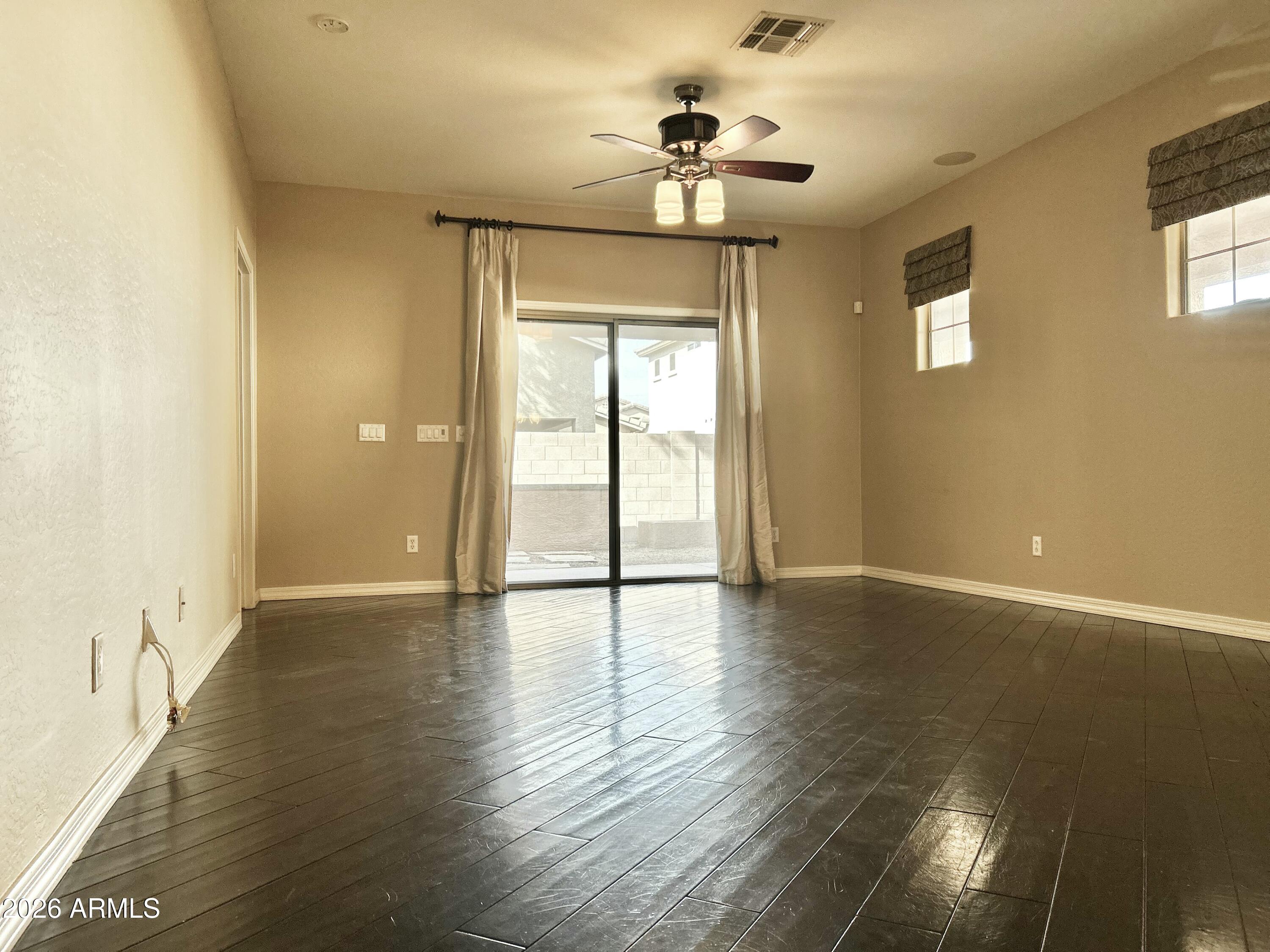 1090 S MAVERICK Street