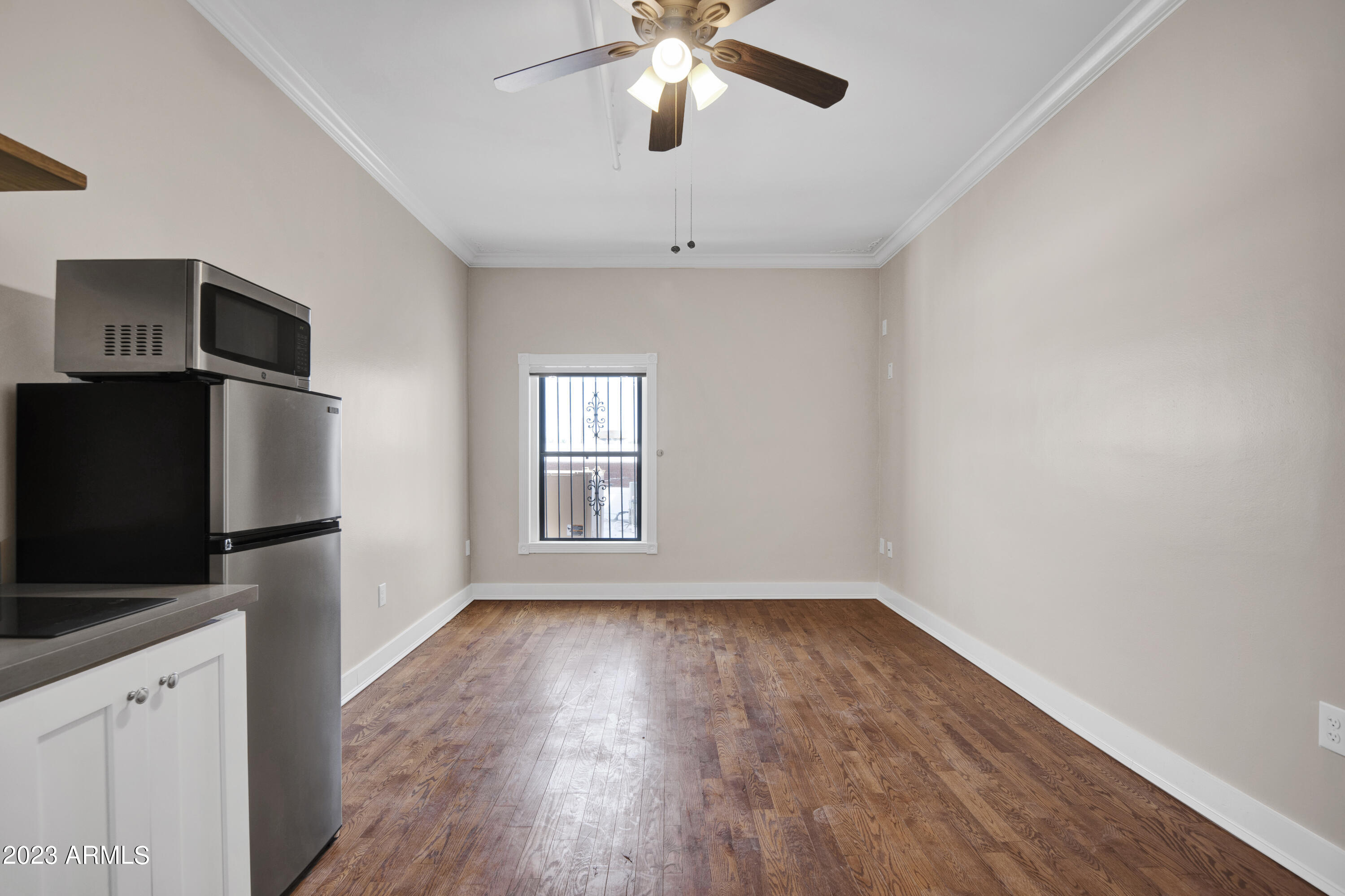 5753 W GLENDALE Avenue 206