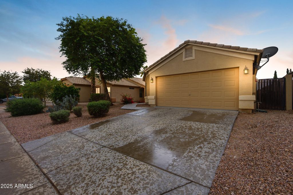 Photo of 3729 W Carlos Lane, San Tan Valley, AZ 85144 (MLS # 6951004)