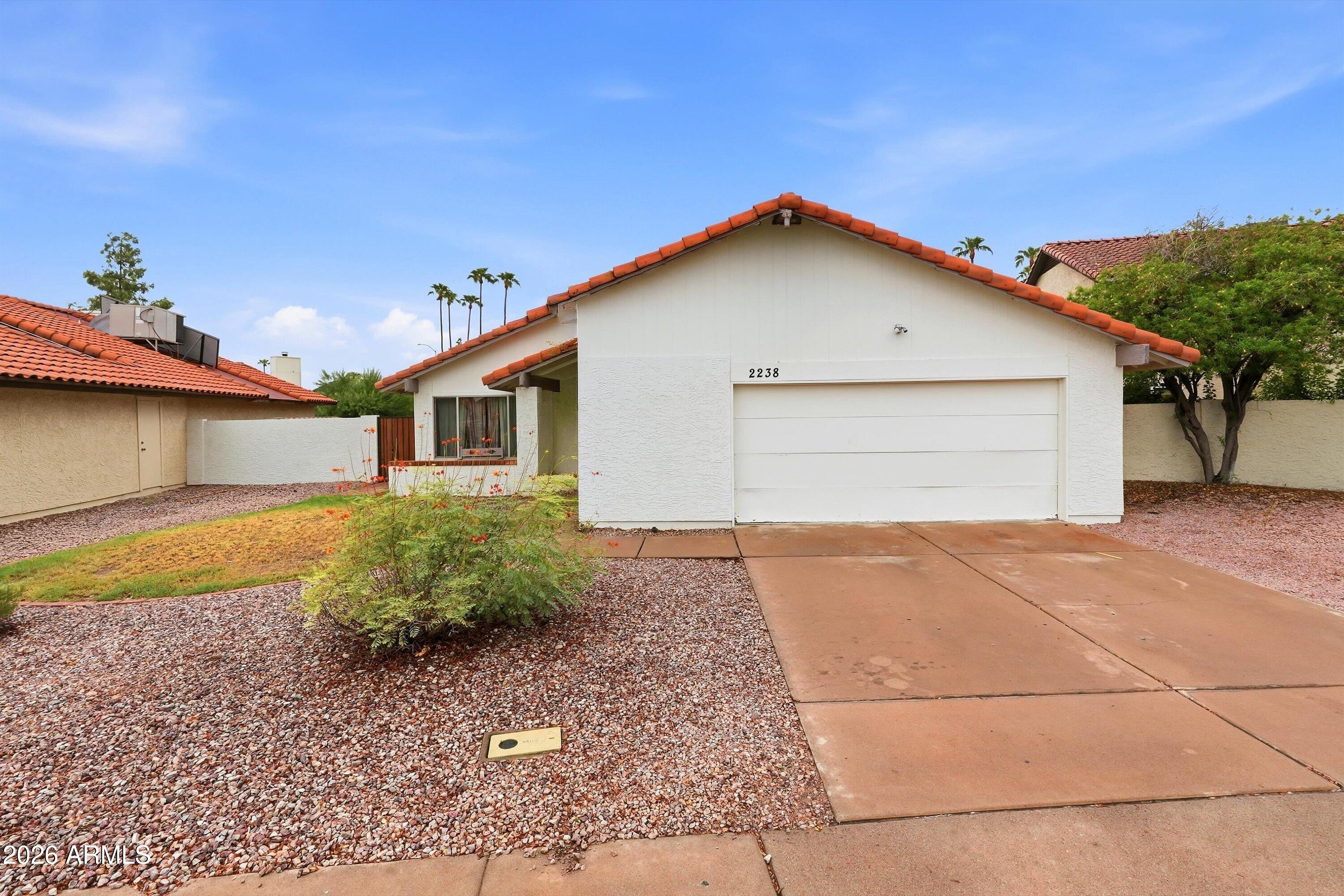 2238 S CATARINA --