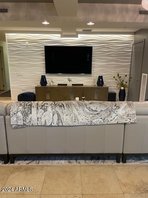 7127 E RANCHO VISTA Drive 2001