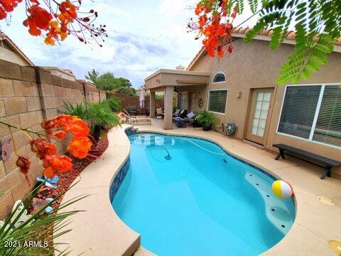 4224 E BIGHORN Avenue