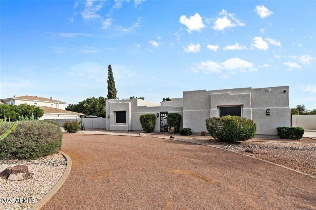 Photo of 6361 W Deer Valley Road, Glendale, AZ 85308 (MLS # 6998001)