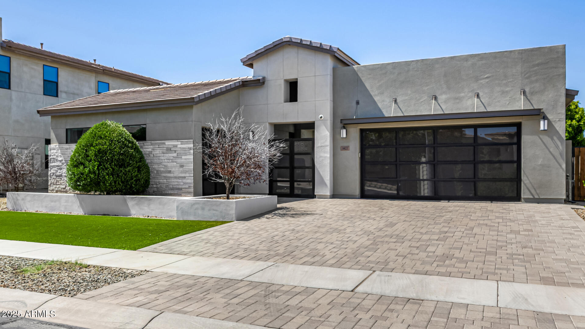 3822 E CANYON Place