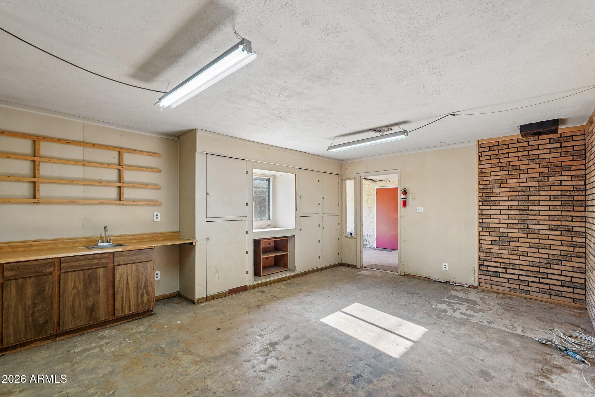 37 W EDGEMONT Avenue