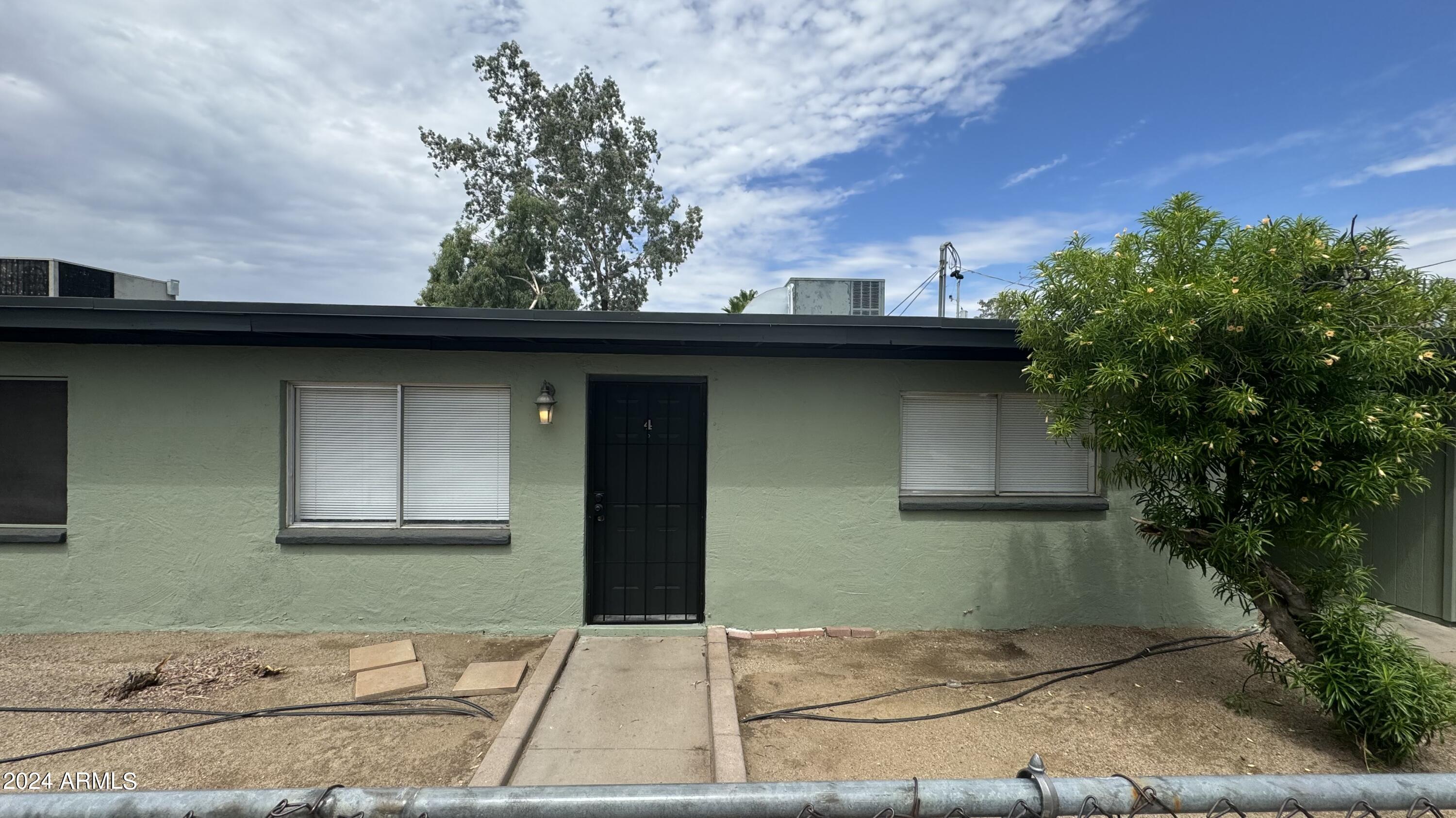 1326 E VISTA Avenue