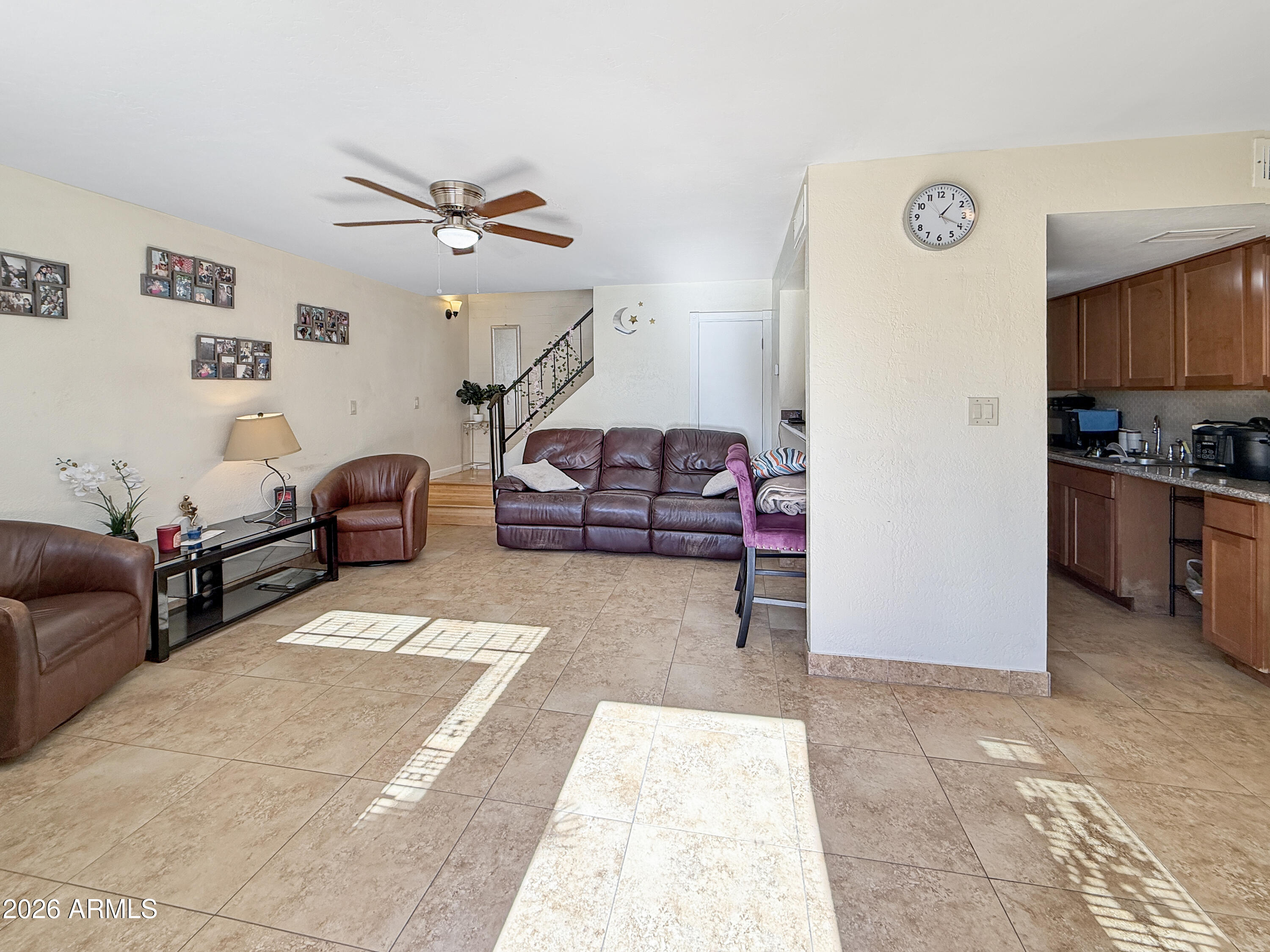 6855 W DEVONSHIRE Avenue