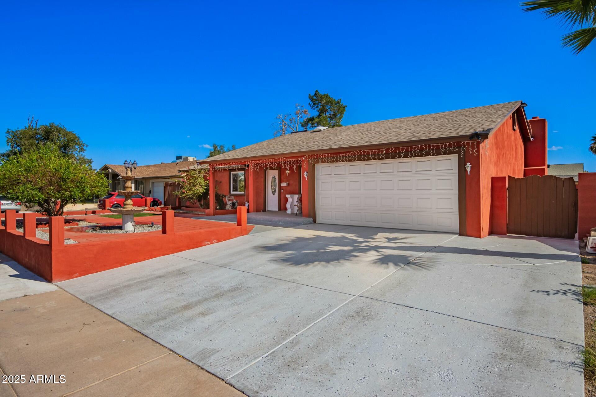 8623 W INDIANOLA Avenue