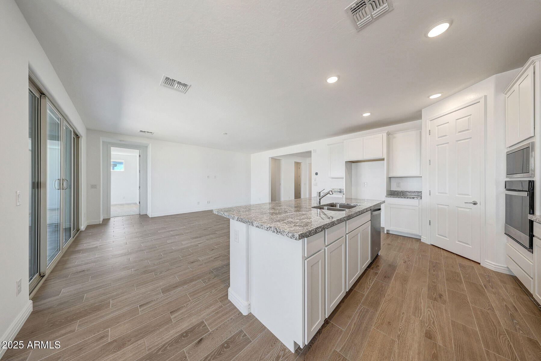 14766 W HONEYSUCKLE Drive