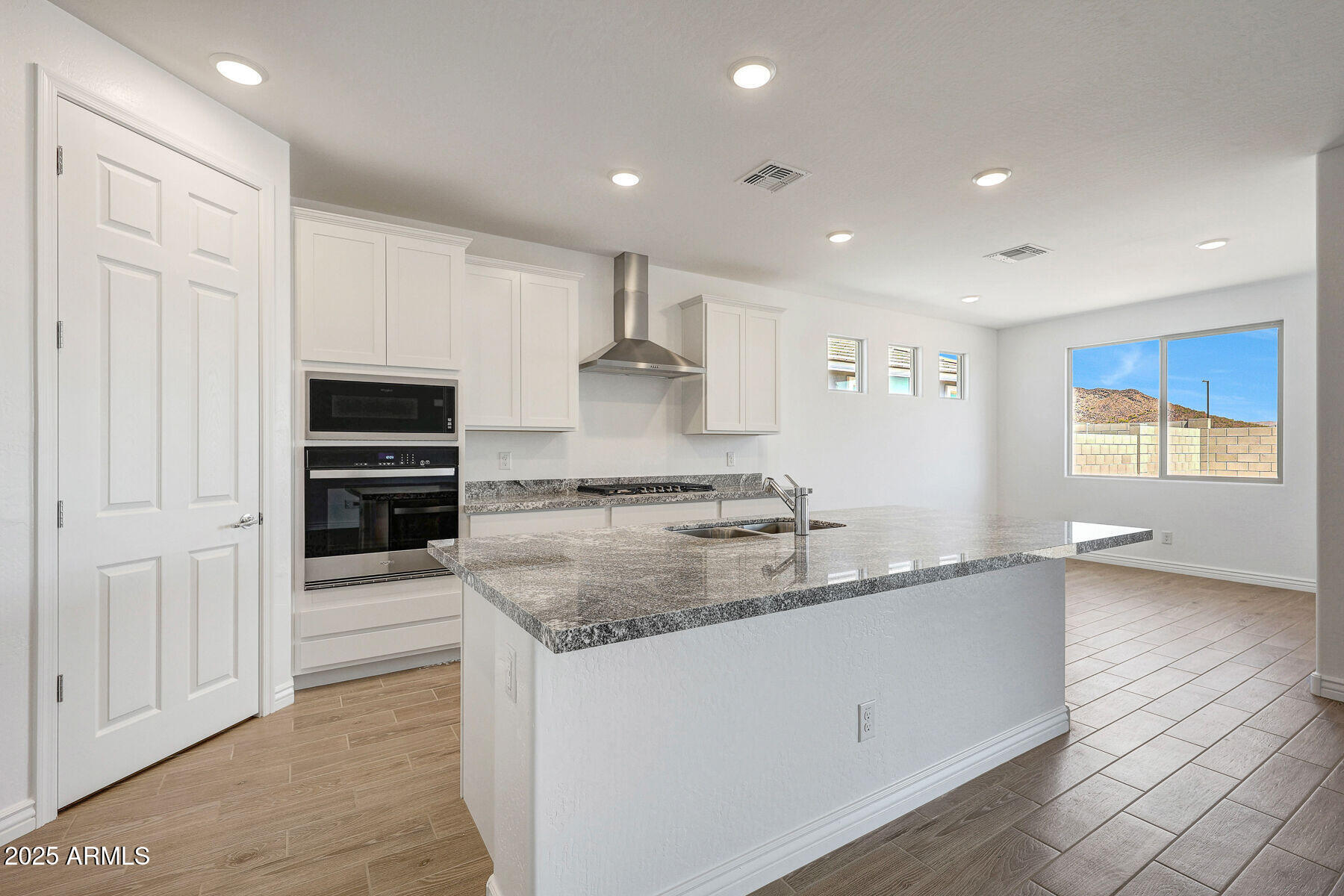 14766 W HONEYSUCKLE Drive